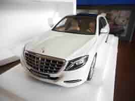 AUTO art☆Mercedes-Maybach Sクラス ゴールド ミニカー Mercedes-Maybach S 600 (Champagne Gold) (Diecast Car